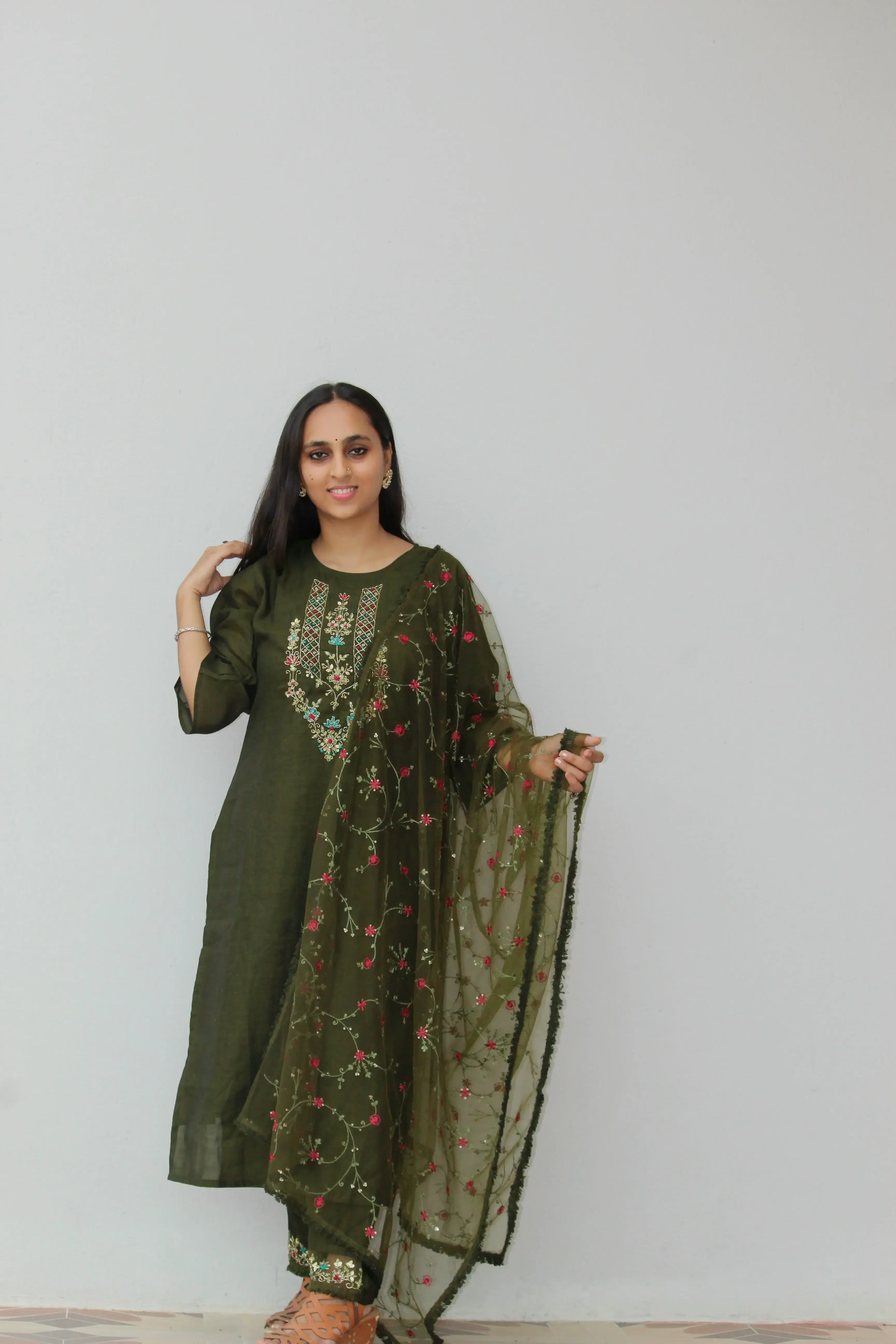 /storage/photos/1/Products/Suit/mehendi suit (5).webp
